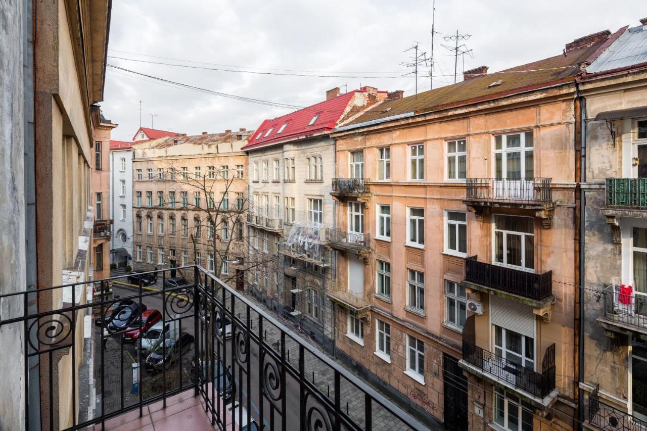 Romari Два Поверхи Lviv Exterior foto